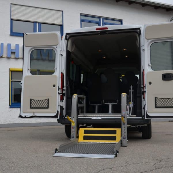 ducato-rollstuhl-hebebuehne