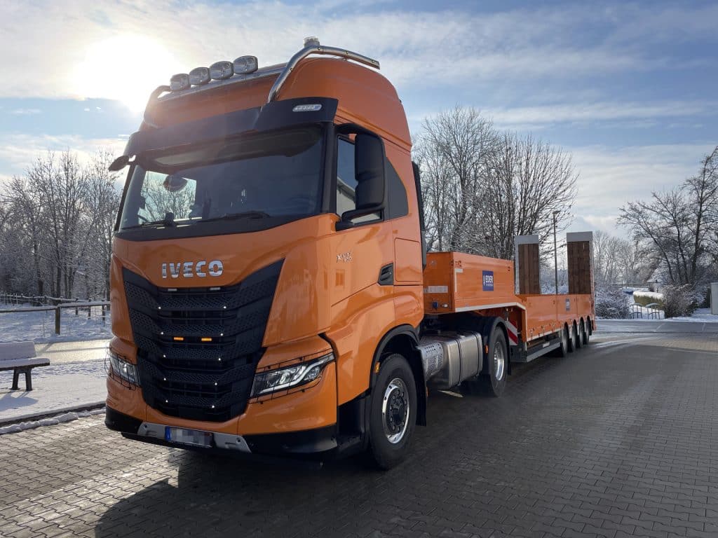 x-way 570 sattelzugmaschine orange