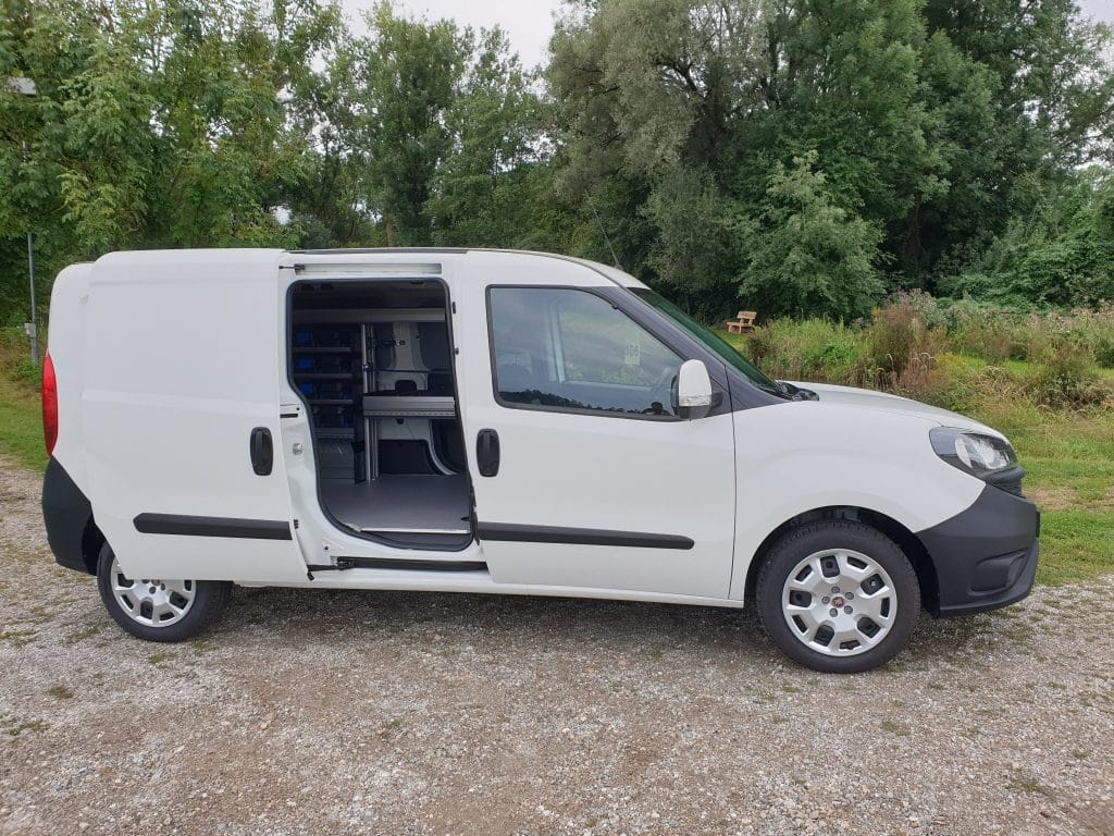 fiat doblo cargo kastenwagen maxi sx 1.3 mit sortimo sr5 regalsystem