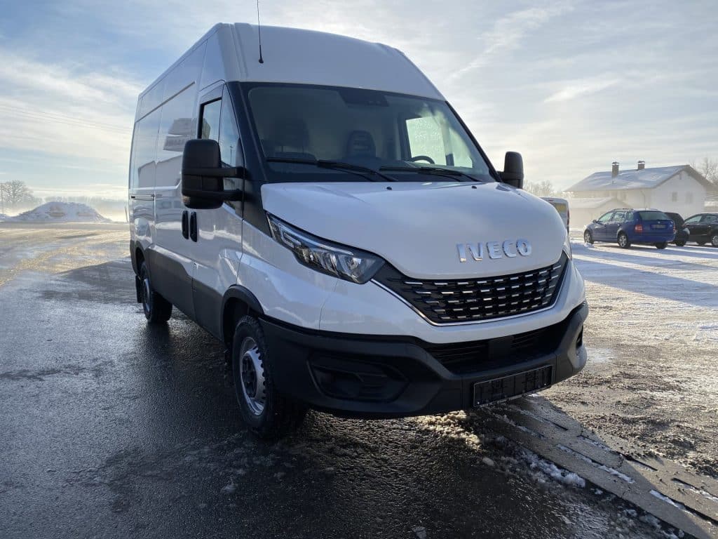 Iveco_Daily_35_S_16_A8_V